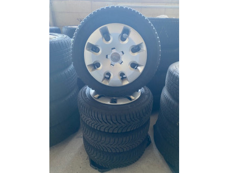 Original Winterräder Audi A1 8X 6Jx15 ET29 185/60R15 88H 8X0601027C