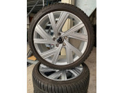 Oryginalne koła zimowe VW Golf 8 VIII Bergamo Pirelli 225/40R18 92V XL DOT22 5H0601025AB