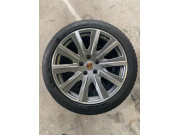Winterräder Original Porsche Taycan Tequip Design Felgen 9J x 20 ET54 + 11J x 20 ET60, Goodyear 245/45 + 285/40 R20 9J1073600G