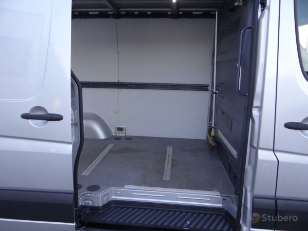Volkswagen Crafter 30 fourgon fermé, empattement : 3 250 mm, moteur : 2,0 l TDI 80 kW, boîte de vitesses : 6 rapports, 2016