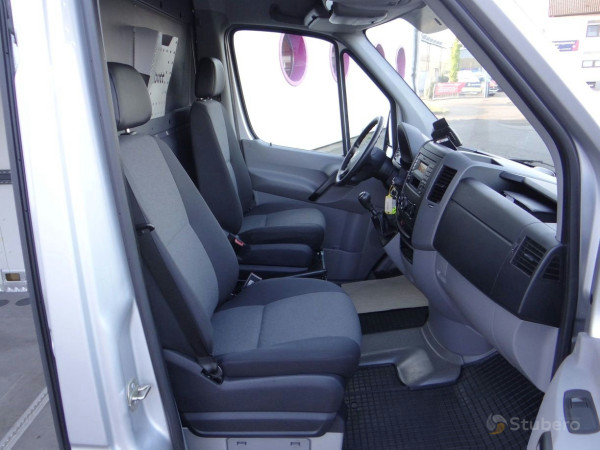 Volkswagen Crafter 30 fourgon fermé, empattement : 3 250 mm, moteur : 2,0 l TDI 80 kW, boîte de vitesses : 6 rapports, 2016