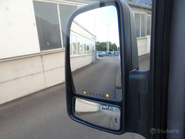 Volkswagen Crafter 30 fourgon fermé, empattement : 3 250 mm, moteur : 2,0 l TDI 80 kW, boîte de vitesses : 6 rapports, 2016